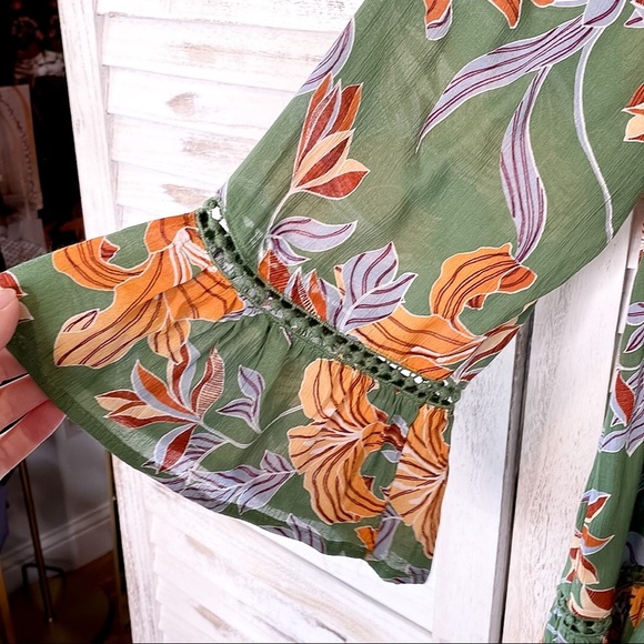 FEVER | Green Woven Ruffled Pleated Bell-Sleeve Dotted Floral Scoop Neck… - Picture 5 of 7